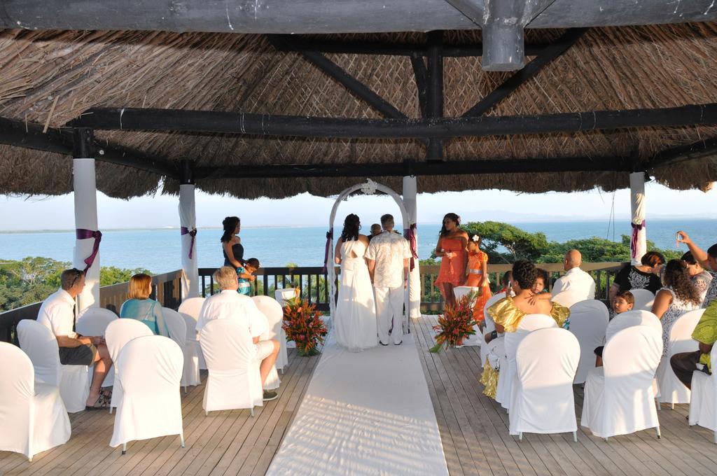 Anchorage Beach Resort Viseisei Dış mekan fotoğraf